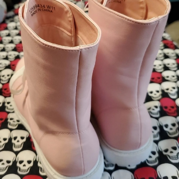 Pastel Pink/White Combat Boots NWT - Picture 3 of 3
